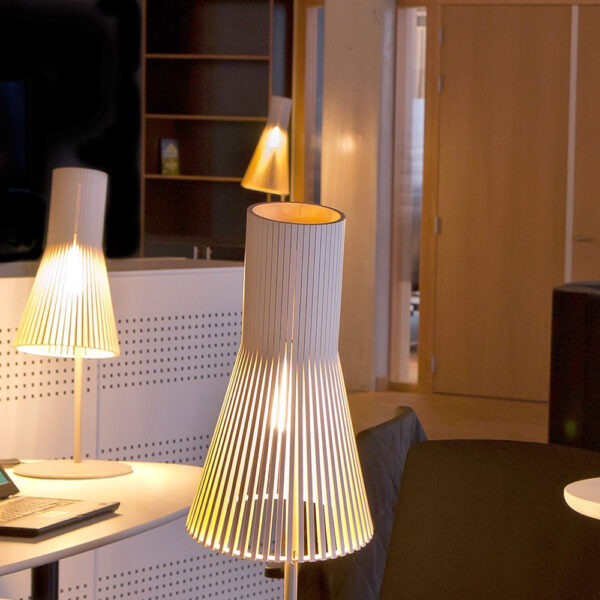 Secto Design Secto 4220 -pöytävalaisin