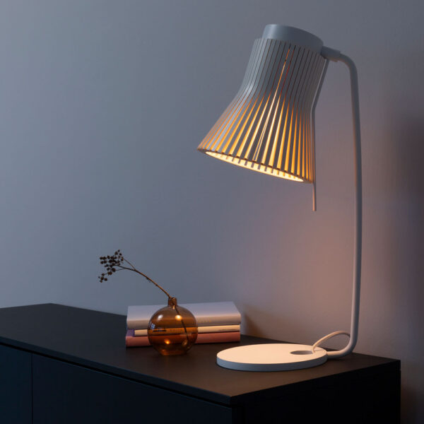 Secto Design Petite 4620 -pöytävalaisin