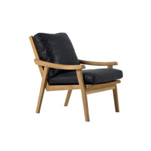 Furninova Podium-nojatuoli. Musta nahkaistuin ja tammirunko.