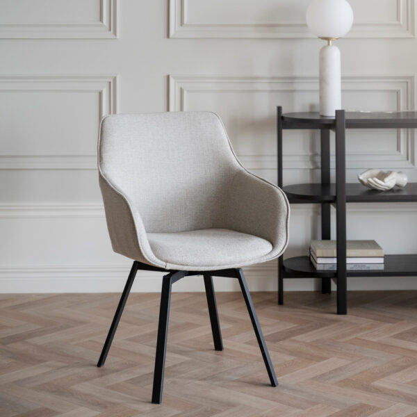 Rowico Alison-käsinojatuoli, beige kangasverhoilu