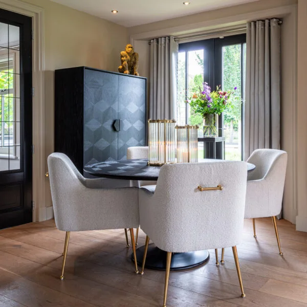 Richmond Interiors Blax-ruokapöytä, pyöreä
