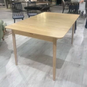 Hans K Zigzag-ruokapöytä outlet Turku