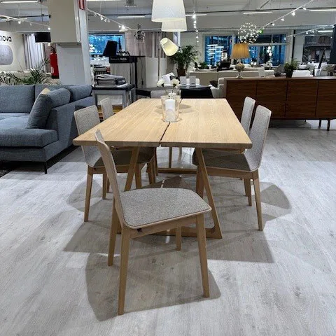 Skovby #105-ruokailuryhmä, outlet Turku