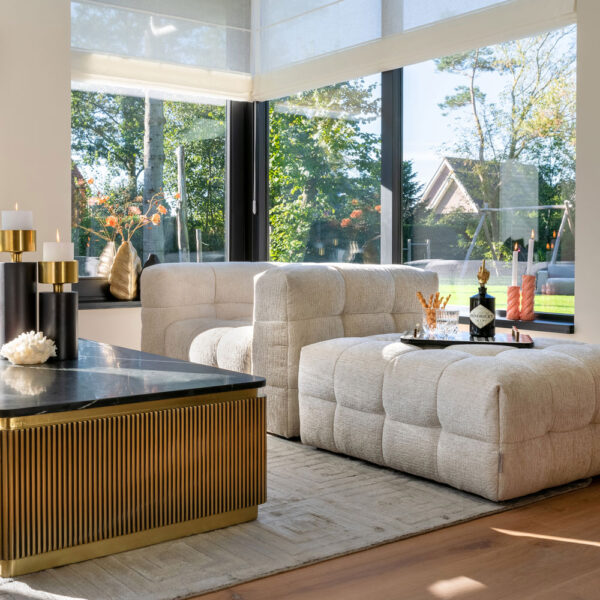 Richmond Interiors Merrol-nojatuoli ja rahi, Ironville-sohvapöytä