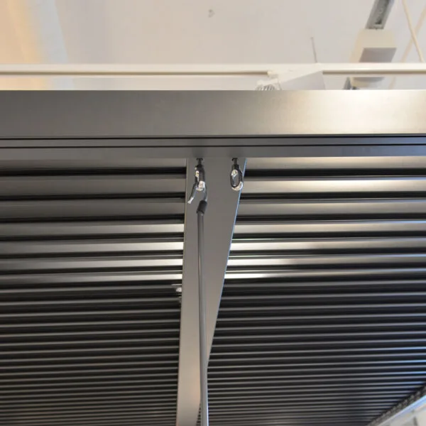 KruunuDesign Pergola säädettävällä katolla, mekanismin yksityiskohta