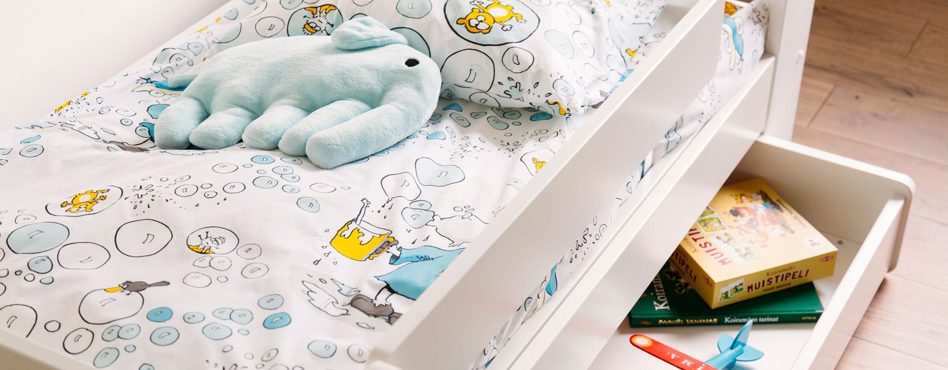 Kotimainen Unipuu-sänky antaa lapsen kasvaa