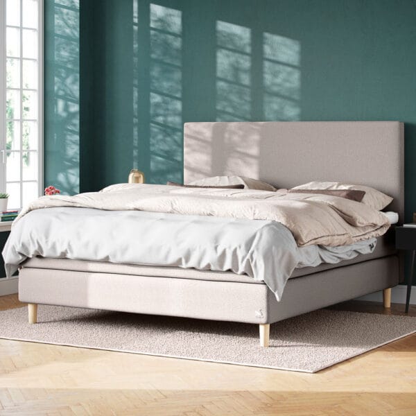 Svane London-sängynpääty, harmaa Dream Grey -kangas, miljöökuva