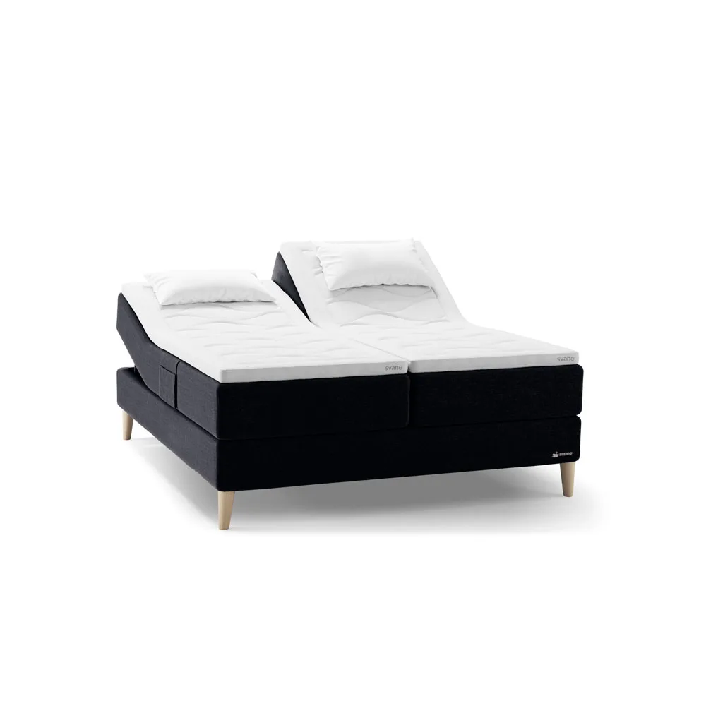 Svane Zilva-moottorisänky 180 cm. Tumma Moment Midnight -kangas.