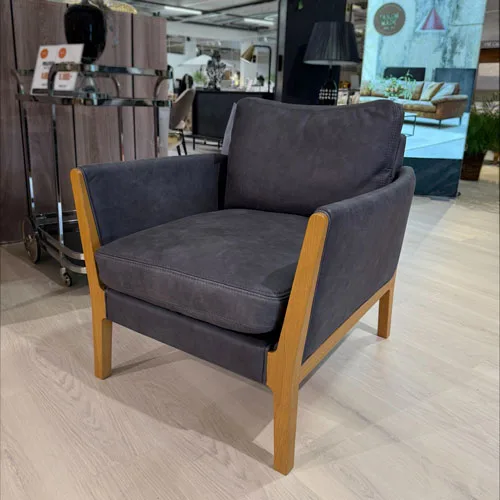 BD Möbel Zara-nojatuoli, tummanharma nahkaverhoilu. Outlet Turku