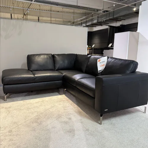Natuzzi Editions Sollievo-kulmasohva, musta nahka. Outlet Turku.