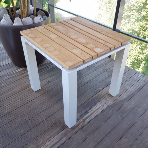 KruunuDesign Tulip-sivupöytä ulos