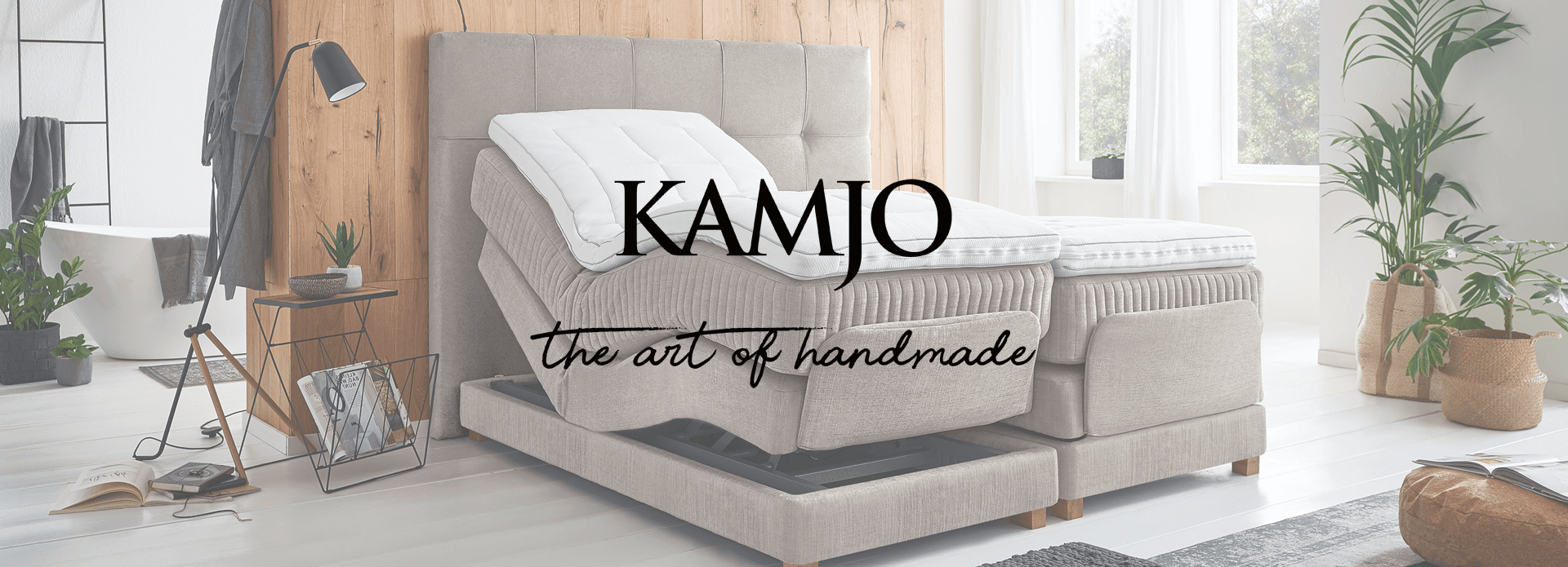 Artikkelikuva | Kamjo Lucas Lightline -moottorisänky, jonka päällä on Kamjon logo