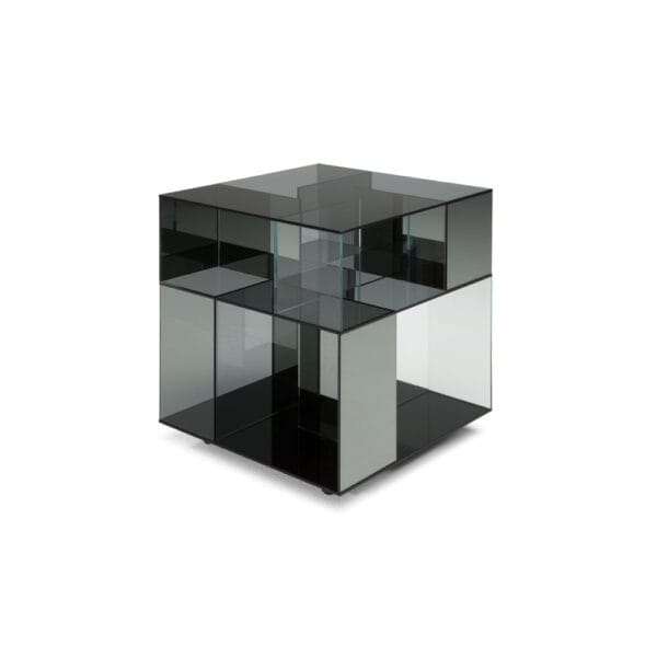 Natuzzi Italia Labirinto-sivupöytä 60 x 60 cm, savulasi