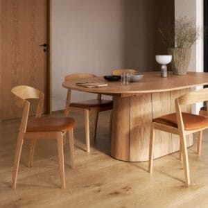 Skovby #115-ruokapöytä ja #825-tuoli
