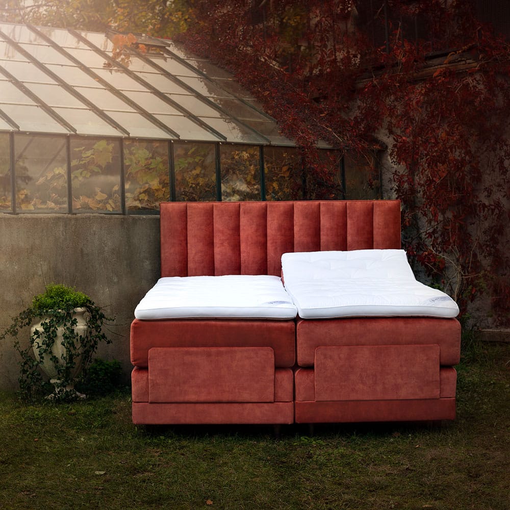 Dorbien Nature Extreme -moottorisänky. Punainen kangasverhoilu, miljöökuva