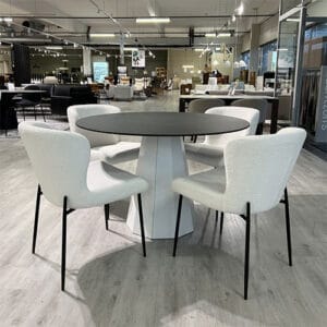 Connubia Dix-ruokailuryhmä Glam-tuoleilla, outlet Turku