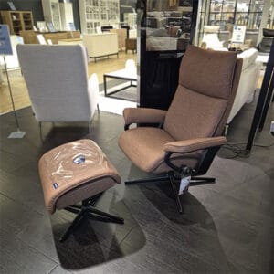 Stressless Aura-lepotuoli ja rahi, outlet Oulu