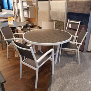 Brafab Leone-ruokailuryhmä 4:lle, outlet Tampere