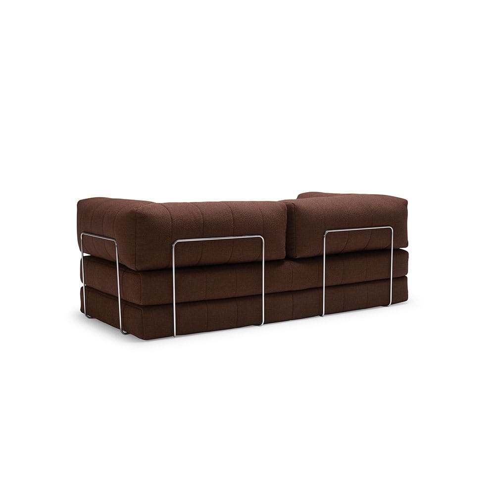 Innovation Living CozyPad-vuodesohva käsinojilla, ruskea. Takaa.