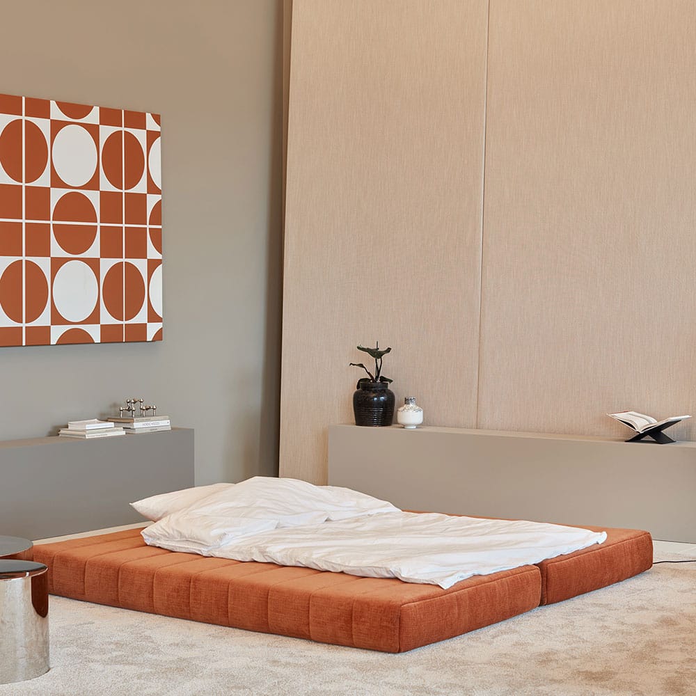 Innovation Living CozyPad-vuodesohva ilman käsinojia, miljöökuva.