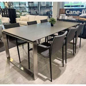 Cane-line Edge-ruokailuryhmä Core-tuoleilla, outlet Turku