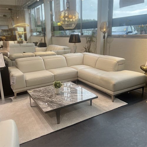 Natuzzi Italia Borghese-kulmadivaanisohva, valkoinen nahka. outlet Turku